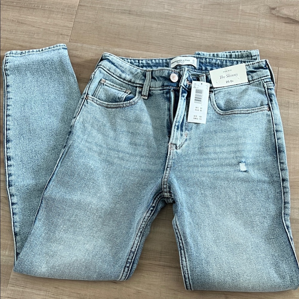 Abercrombie & Fitch Women's Light Blue Skinny Jeans
